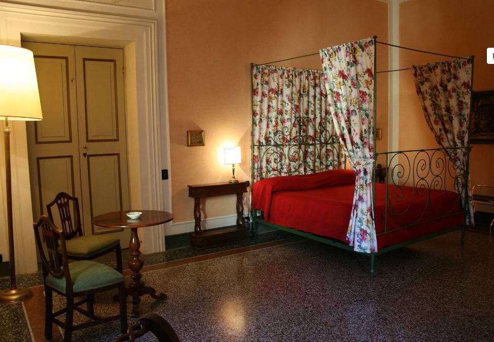 Bed and Breakfast Palazzo Tucci Residenza D'Epoca Lucca Habitación foto