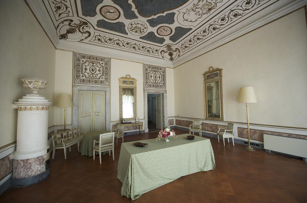 Bed and Breakfast Palazzo Tucci Residenza D'Epoca Lucca Habitación foto
